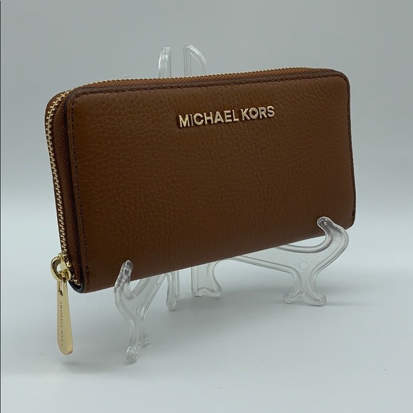 Michael Kors Jet Set Large Multifunct Zip Wallet - Picture 1 of 16